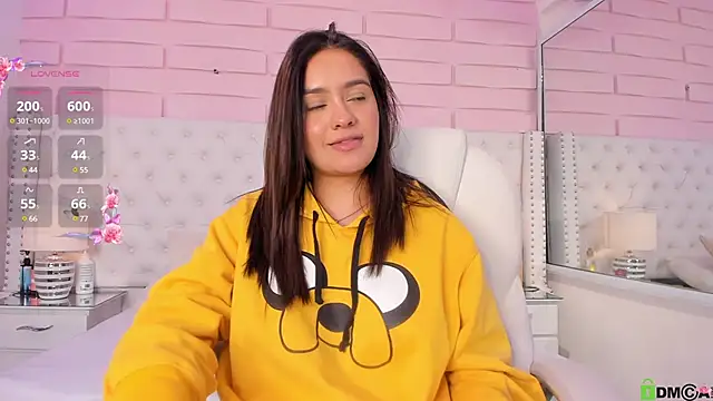 Yaaky  online show from January 2025 12:27:02 AM