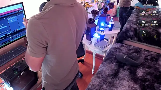 Tom cooper  online show from October 2025 12:05:02 PM