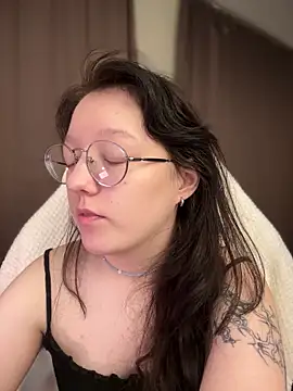 Snapshot of emigooflordXD chatting on December 2024 06:14:01 AM emigooflordXD online show from December 2024 06:14:01 AM
