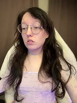 Snapshot of emigooflordXD chatting on December 2024 03:53:02 PM emigooflordXD online show from December 2024 03:53:02 PM