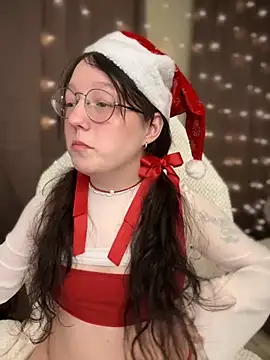 Snapshot of emigooflordXD chatting on December 2024 02:13:01 PM emigooflordXD online show from December 2024 02:13:01 PM
