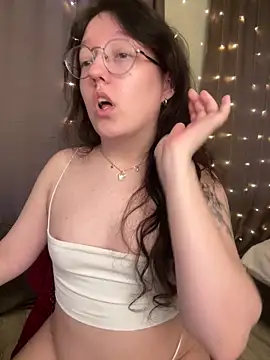 Snapshot of emigooflordXD chatting on February 2025 07:07:01 AM emigooflordXD online show from February 2025 07:07:01 AM