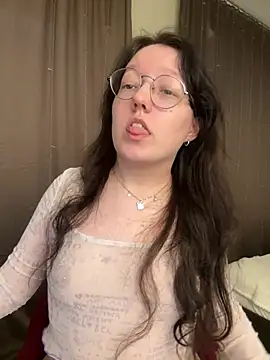 Snapshot of emigooflordXD chatting on February 2025 06:54:01 AM emigooflordXD online show from February 2025 06:54:01 AM