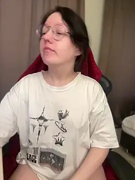 Snapshot of emigooflordXD chatting on February 2025 06:43:01 AM emigooflordXD online show from February 2025 06:43:01 AM
