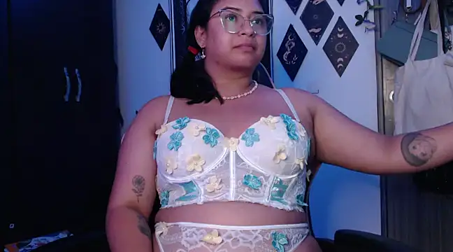 Snapshot of mollyshake1 chatting on December 2024 11:05:02 AM mollyshake1 online show from December 2024 11:05:02 AM