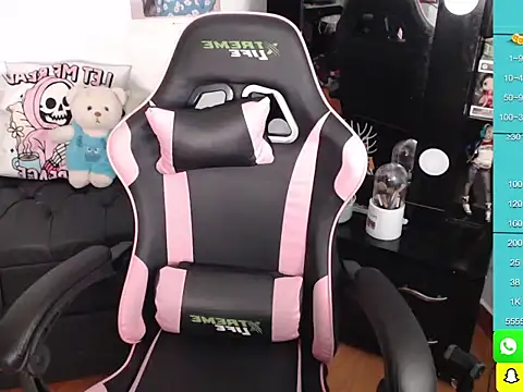 Snapshot of mollyshake1 chatting on December 2024 10:27:01 AM mollyshake1 online show from December 2024 10:27:01 AM