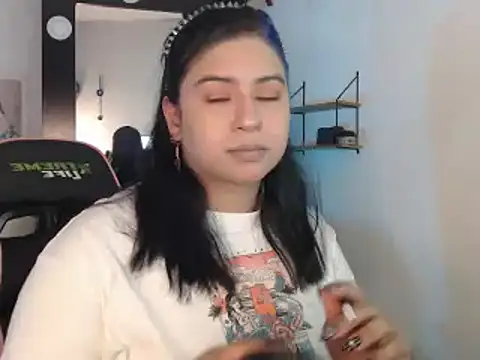 Snapshot of mollyshake1 chatting on January 2025 12:09:02 AM mollyshake1 online show from January 2025 12:09:02 AM