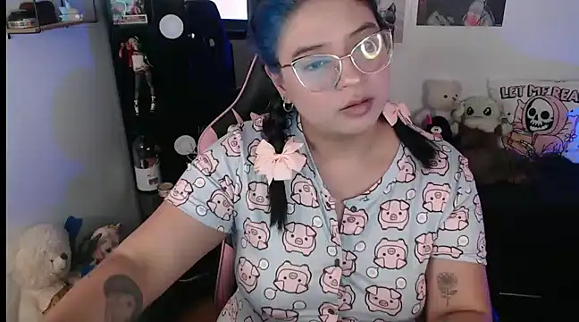 Snapshot of mollyshake1 chatting on January 2025 02:17:01 AM mollyshake1 online show from January 2025 02:17:01 AM