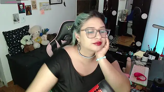 Snapshot of mollyshake1 chatting on September 2025 06:24:01 AM mollyshake1 online show from September 2025 06:24:01 AM