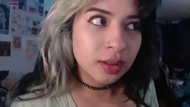 Snapshot of mollyshake1 chatting on September 2025 04:46:02 AM mollyshake1 online show from September 2025 04:46:02 AM