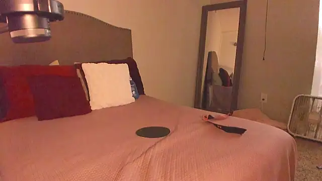 yiauana online show from April 2026 03:43:02 AM