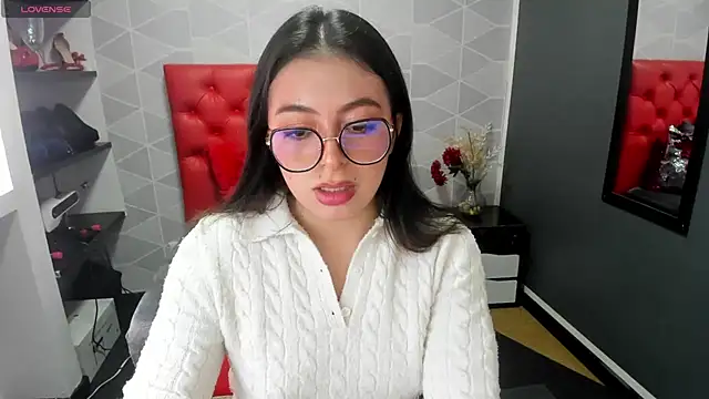 MiaWils  online show from March 2025 07:01:02 PM