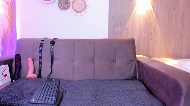 Santa Cooper  online show from November 2025 03:27:01 AM