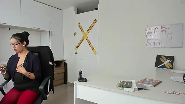 susana monroy online show from December 2025 05:20:01 PM