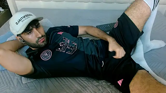 MilanZaire online show from December 2025 01:55:01 AM