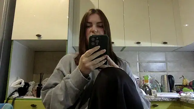 Karolina llove online show from October 2025 07:53:01 PM