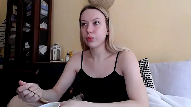 Snapshot of Scarlettford chatting on December 2024 08:49:01 AM Scarlettford online show from December 2024 08:49:01 AM
