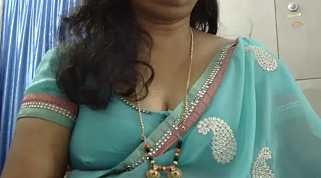 Snapshot of Vijji-telugu chatting on January 2025 04:43:01 AM Vijji-telugu online show from January 2025 04:43:01 AM