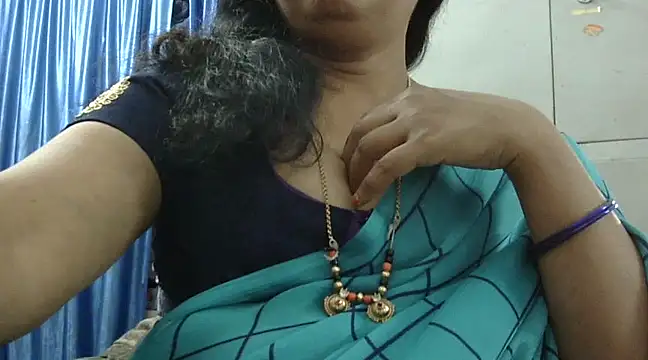 Snapshot of Vijji-telugu chatting on February 2025 07:54:02 AM Vijji-telugu online show from February 2025 07:54:02 AM