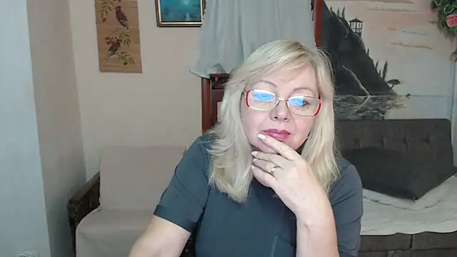 EvelynLoveShy online show from November 2025 08:40:02 PM