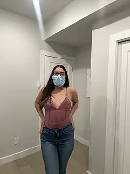 jAsMinE678 online show from April 2026 03:13:02 AM