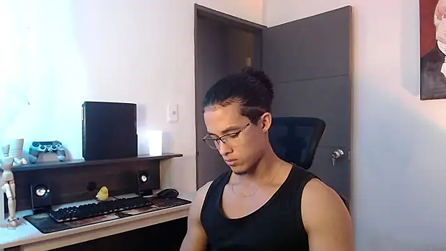 Snapshot of alejo_x3 chatting on December 2024 03:04:02 AM alejo x3 online show from December 2024 03:04:02 AM