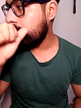 HombreS3n online show from October 2025 09:42:01 PM