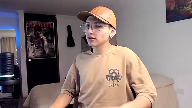 a lejandro 0 8 online show from December 2024 09:57:01 AM