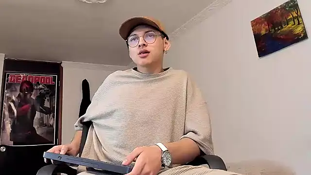 a lejandro 0 8 online show from December 2024 03:50:02 AM