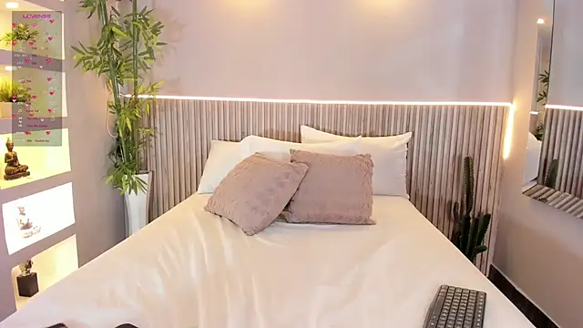 EmmilyCollson online show from October 2025 12:48:02 PM