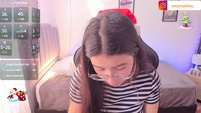 Amy joones online show from December 2024 05:05:02 PM