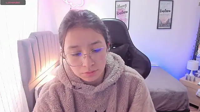 Amy joones online show from January 2025 01:40:02 PM