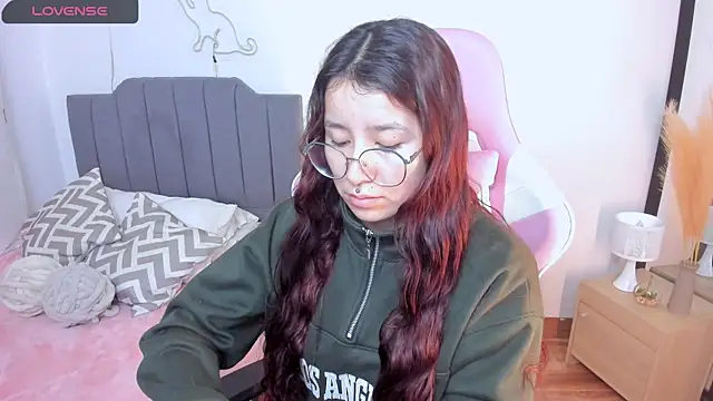 Amy joones online show from April 2026 11:28:01 AM