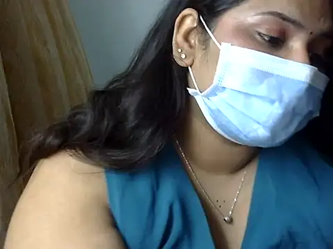 cutelady65 online show from February 2026 05:33:01 PM