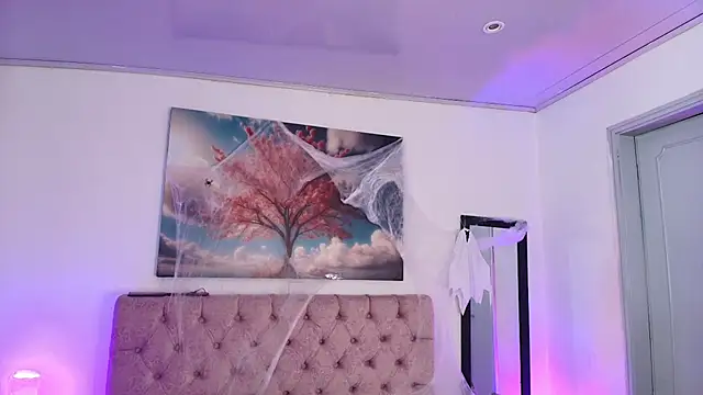 Julianaa Castro  online show from October 2025 11:34:02 AM