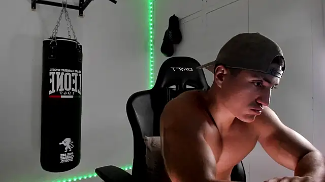 Snapshot of dan01_ chatting on July 2026 11:17:02 AM dan01 online show from July 2026 11:17:02 AM