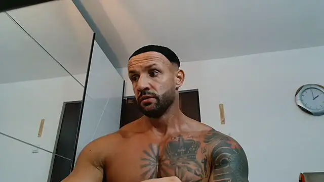 Snapshot of Magnificmuscles89 chatting on June 2026 11:01:02 AM Magnificmuscles89 online show from June 2026 11:01:02 AM