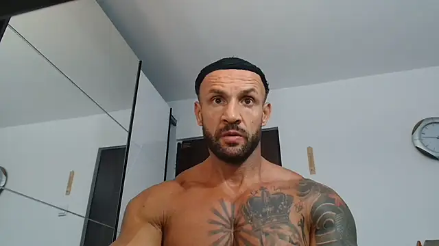 Snapshot of Magnificmuscles89 chatting on July 2026 11:07:02 PM Magnificmuscles89 online show from July 2026 11:07:02 PM