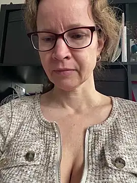 AnnikaRose online show from April 2026 06:52:01 AM