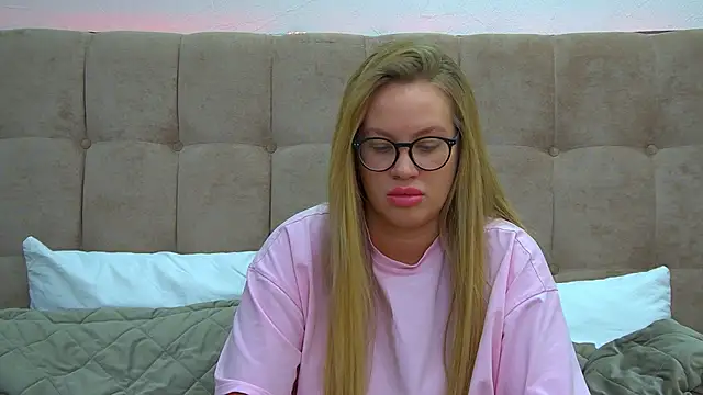 MariaNeumann online show from January 2025 06:43:01 PM