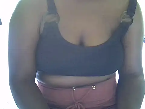 Snapshot of sweet_vine chatting on April 2026 12:23:01 PM sweet vine online show from April 2026 12:23:01 PM