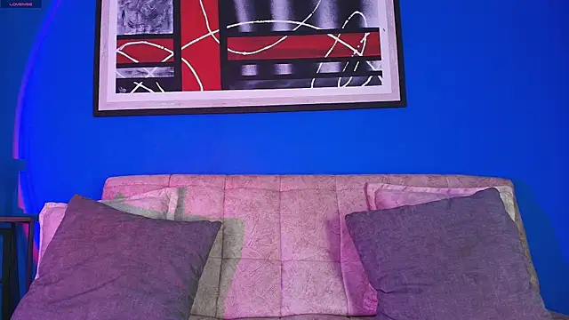 liccy hall online show from November 2025 11:42:02 AM