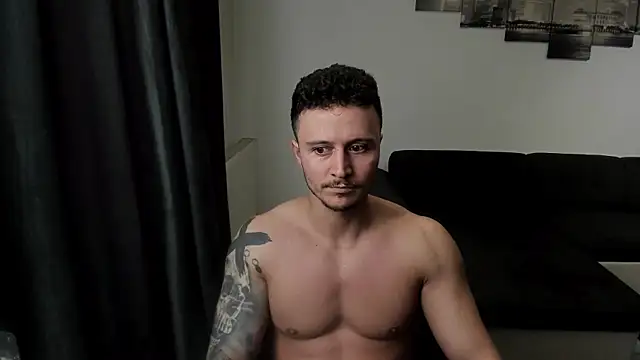 Snapshot of Richarddarell1 chatting on June 2026 05:08:01 AM Richarddarell1 online show from June 2026 05:08:01 AM