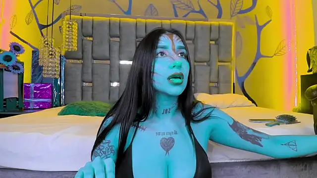 Leiaa  online show from December 2024 10:25:02 AM