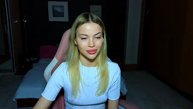 EmmyMills online show from February 2025 10:21:01 PM