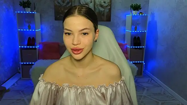 EmmyMills online show from February 2026 10:57:01 PM