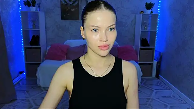 Snapshot of EmmyMills chatting on August 2026 09:03:01 PM EmmyMills online show from August 2026 09:03:01 PM