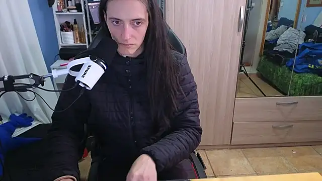 Snapshot of MemiKouki chatting on January 2025 07:52:01 PM MemiKouki online show from January 2025 07:52:01 PM