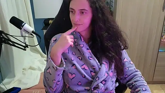 Snapshot of MemiKouki chatting on October 2025 05:44:02 PM MemiKouki online show from October 2025 05:44:02 PM