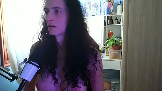 MemiKouki online show from May 2026 04:47:01 PM